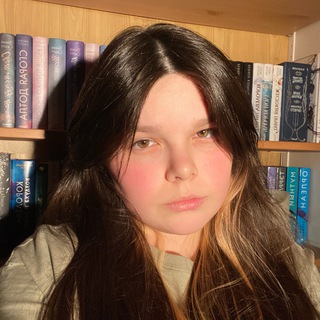 Telegram profile photo for полинкин про книги☀️/po.book