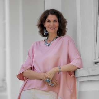 Telegram profile photo for Dr. Alina Lessenich