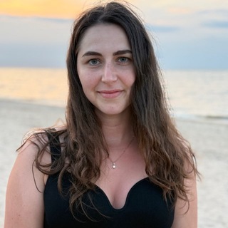Telegram profile photo for Рита Вебер | Возврат страховок • Жизнь в Петербурге