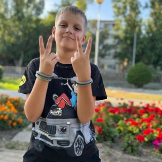 Telegram profile photo for Роблокс ,молодëжка и футбол