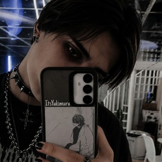 Telegram profile photo for 𝓒𝓻𝓲𝓶𝓼𝓸𝓷 🩸𝚆𝚘𝚛𝚕𝚍