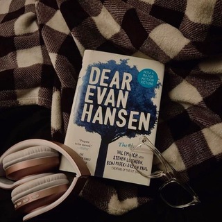 Telegram profile photo for Dear Evan Hansen confession | daily