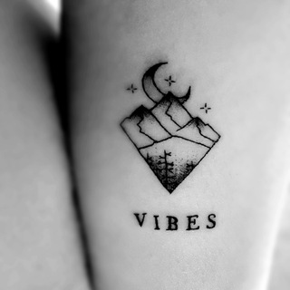 Telegram profile photo for vibes 🤍✨|کانفینگ|نپسترنت