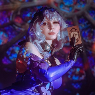 Telegram profile photo for Villanelle cosplay 🌙