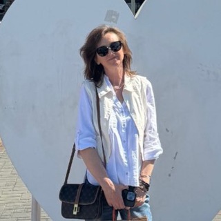 Telegram profile photo for Анна Ловягина - профессиональный художник