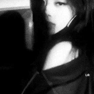 Telegram profile photo for 2000 ─(&.) IV Hottest Woman