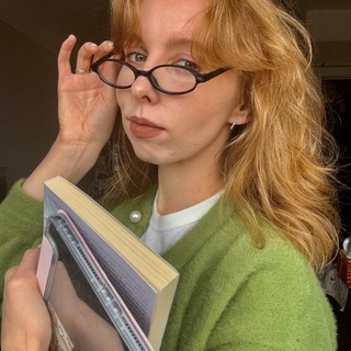 Telegram profile photo for bibliomarie ⋆˙⟡
