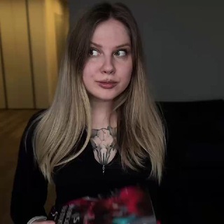 Telegram profile photo for Лера вещает про книги 🤌🏻