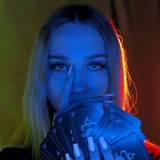 Telegram profile photo for 🖤UTSUBO TAROT🖤