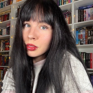 Telegram profile photo for ЛЕРА ЖУК | книги и жизнь 📚