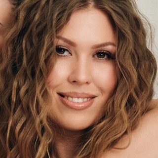Telegram profile photo for Мария Гладких 🔴