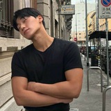 Telegram profile photo for Est, 1999─── hot person who has a sexy body