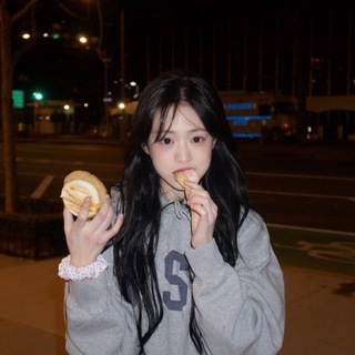 Telegram profile photo for ୨୧ ahyeon’s world ₊˚.