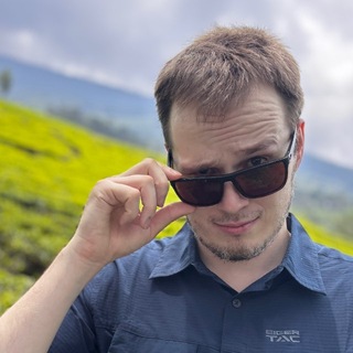 Telegram profile photo for pyup / petrpy