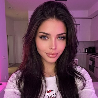 Telegram profile photo for Промты для фото 🤍