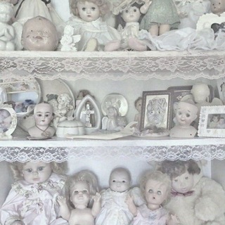 Telegram profile photo for Dolls gallery.
