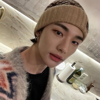Telegram profile photo for hyunjin: first day! ♥️