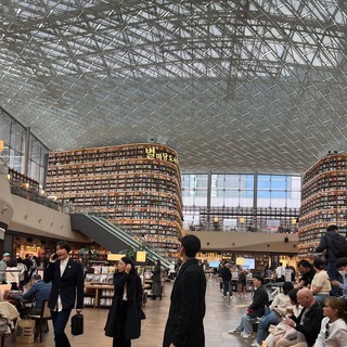 Telegram profile photo for 도서관 (LIBRARY)