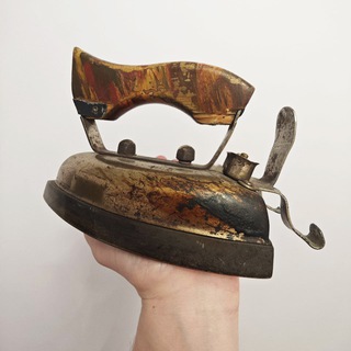 Telegram profile photo for Old Steam Iron