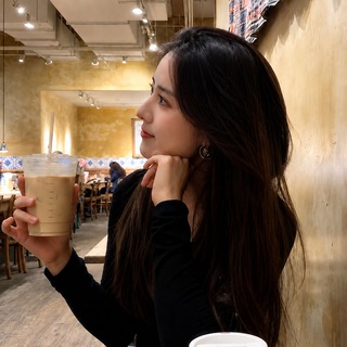 Telegram profile photo for Mia