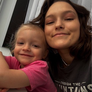Telegram profile photo for Читающая мама 🛋️