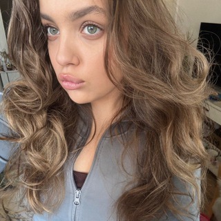 Telegram profile photo for Woman in house 404