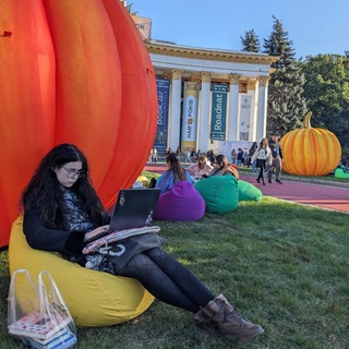 Telegram profile photo for Макарова читає і писає