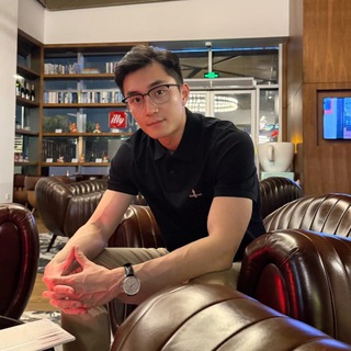 Telegram profile photo for 小龙-套图-人设【亚洲男】