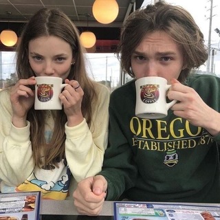 Telegram profile photo for октябрь, грей меня 🍂☕️