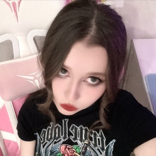 Telegram profile photo for 🐷Свинка,витающая в облаках🐷