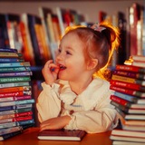 Telegram profile photo for Maya's playroom🐝 🧩📚