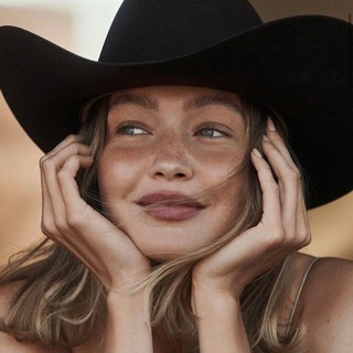 Telegram profile photo for 𝗖𝗲𝗹𝗲𝗯𝗿𝗶𝘁𝘆 𝗰𝗹𝘂𝗯 (𝖵𝖼 𝖾𝗋𝖺.)
