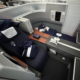 Telegram profile photo for Günstige Business & First Class Flüge von Travel-Dealz