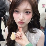 Telegram profile photo for leeseo. ♡