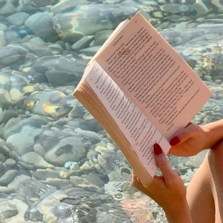 Telegram profile photo for Books_with_Soph