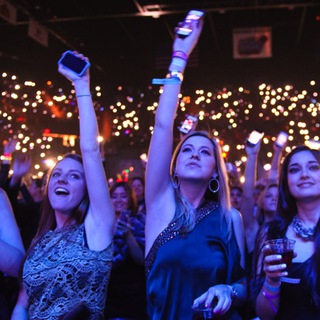 Telegram group profile photo for Onstage > insieme sotto al palco!