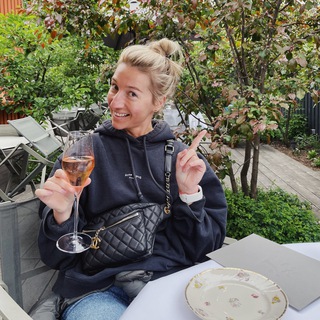 Telegram profile photo for need more champagne