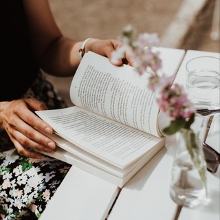 Telegram profile photo for Elliensbookclub
