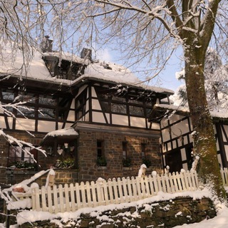 Telegram profile photo for Altes Jagdhaus Monschau Urlaub in der Eifel für aufgewachte Menschen ❤️