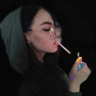 Telegram profile photo for Smoking girl