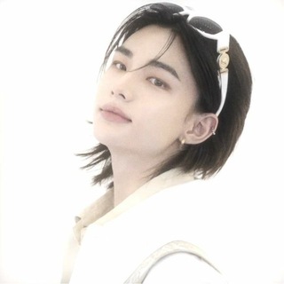 Telegram profile photo for hyunjin’s house 🤍💌