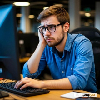 Telegram profile photo for Пятничный деплой 😬IT-MEMES