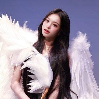 Telegram profile photo for daydreamer’s secret shelf