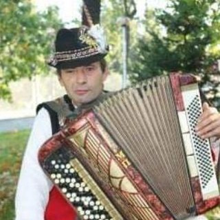 Telegram profile photo for Петро Чорт😈 Гурт "Незабудка"🎻