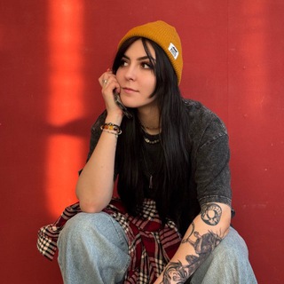 Telegram profile photo for who is Polly?