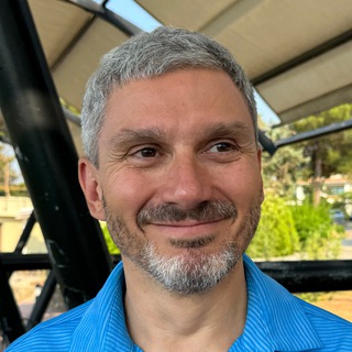 Telegram profile photo for Макаров | Денежная Сила Бренда