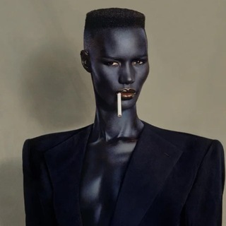 Telegram profile photo for Потому что мы любим искусство 🔥