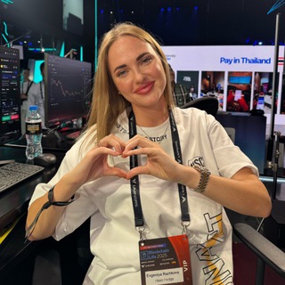 Telegram group profile photo for Razhkova’s crypto family chat🫶🏼
