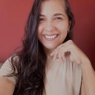 Telegram profile photo for Marcela • Conteúdo criativo