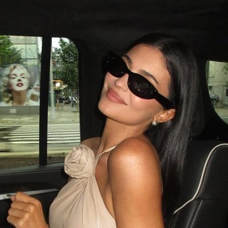 Telegram profile photo for KARDASHIAN DAILY